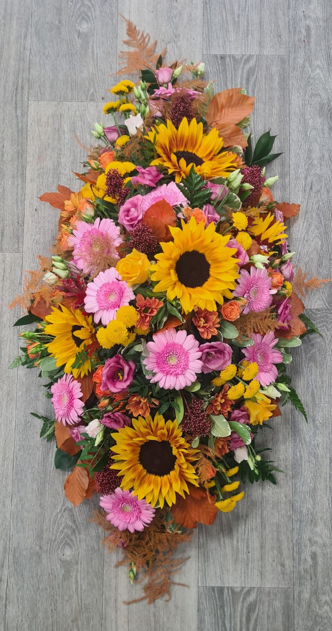 Bright Casket Flowers Mum